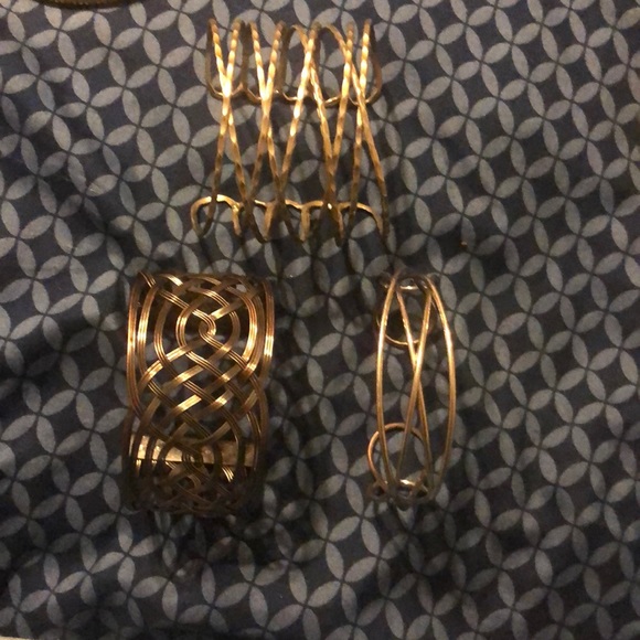 Beautiful bracelets - Picture 2 of 2